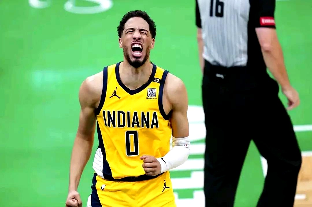 AYX-包含领先优势明显引发热议！，浓眉哥在雄鹿比赛中最后时刻胜出全场沸腾不已的词条