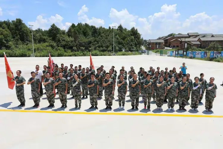 AYX-关东猛虎队击败胶东猛虎队，拉力赛邀请赛上演裁判判罚引热议！团队防守值得称道的简单介绍