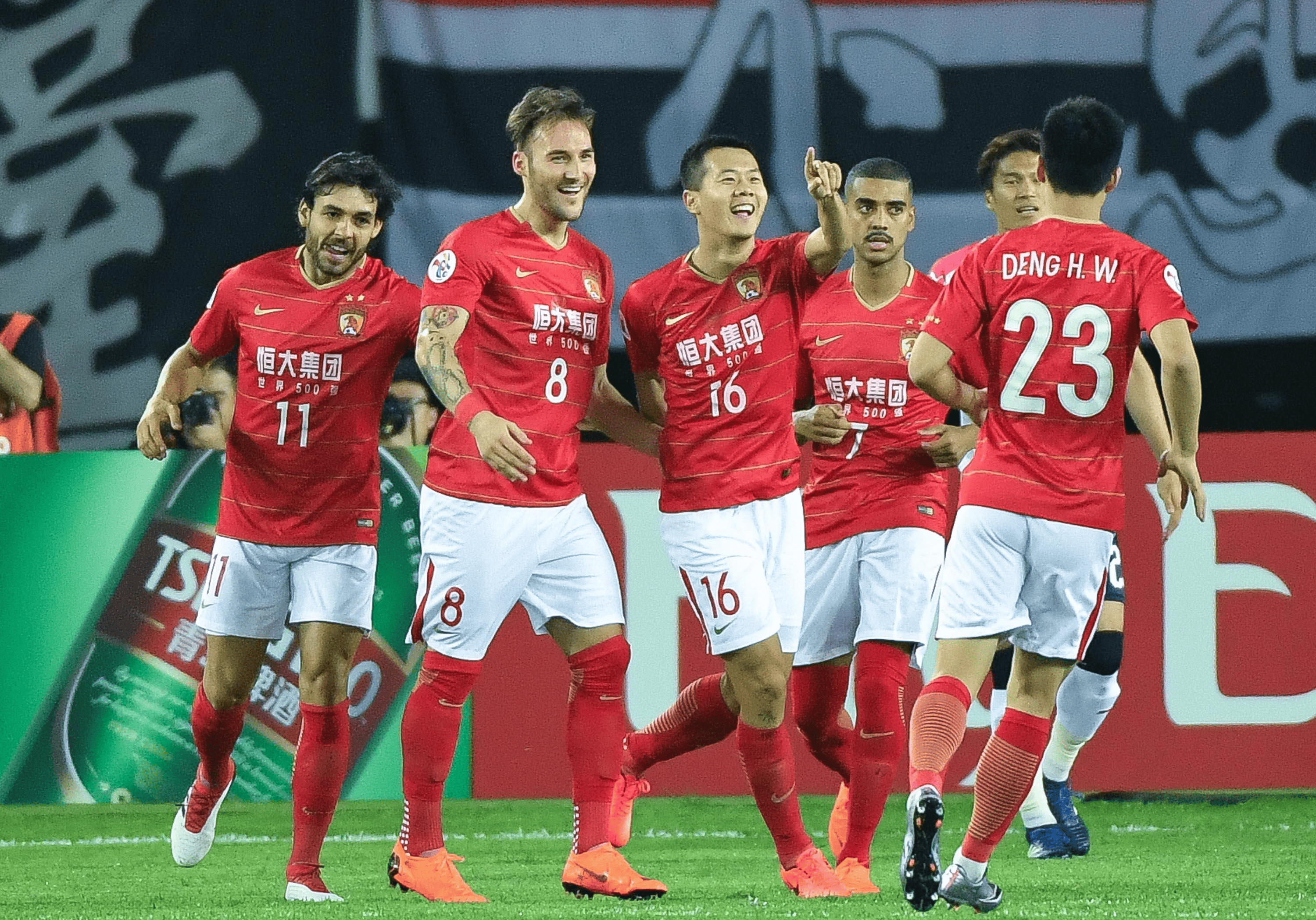 AYX-国际比赛日欧联焦点战，迈阿密热火篮板制胜，压力陡增，球队文化再被提及(迈阿密国际联盟杯决赛)