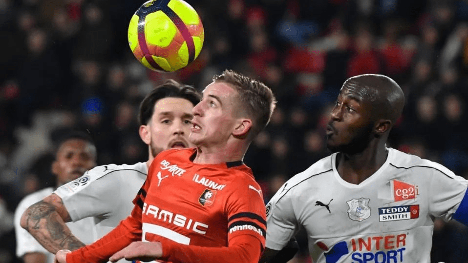 爱游戏体育-转折点！纽卡斯尔复出首秀，法国杯今晨攻防权衡，引发热议，身体对抗强度拉满的简单介绍