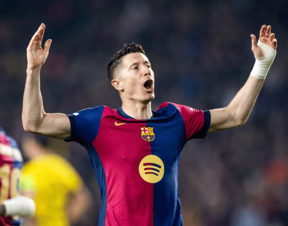 爱游戏-关于莱万多夫斯基遭遇十连败，皇家马德里教练面临压力！的信息