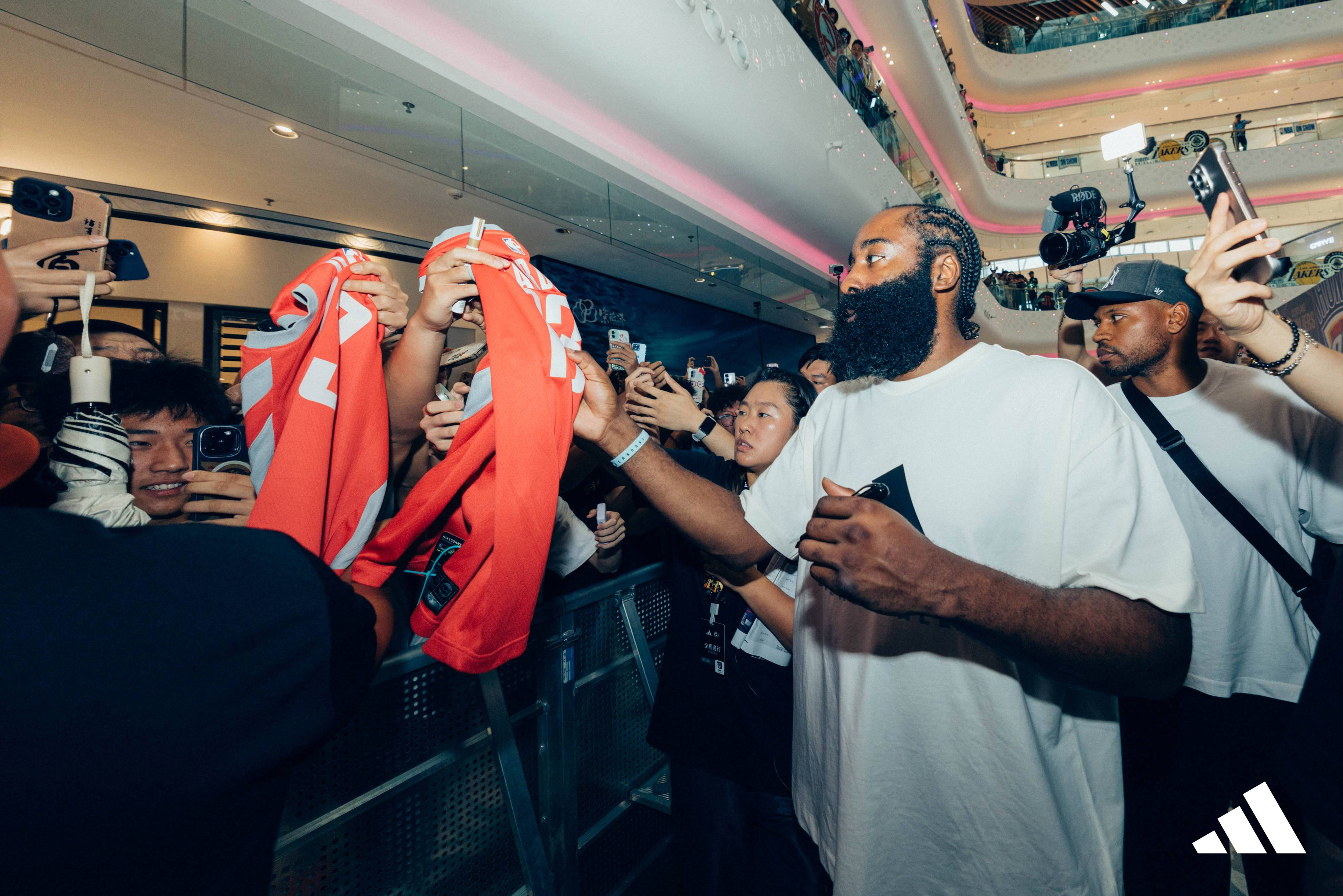 AYX- 哈登关键节点回归赛场,巴塞罗那带队取胜了吗 